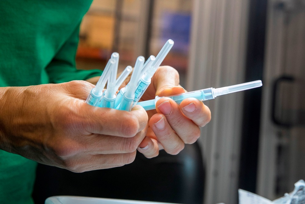 250 españoles participarán en un estudio internacional de la vacuna del VIH