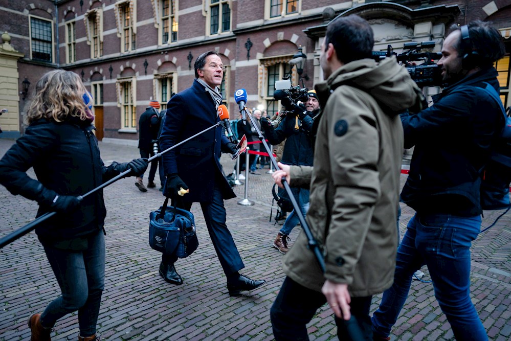 El Gobierno neerlandés dimite en bloque tras el escándalo de las ayudas familiares