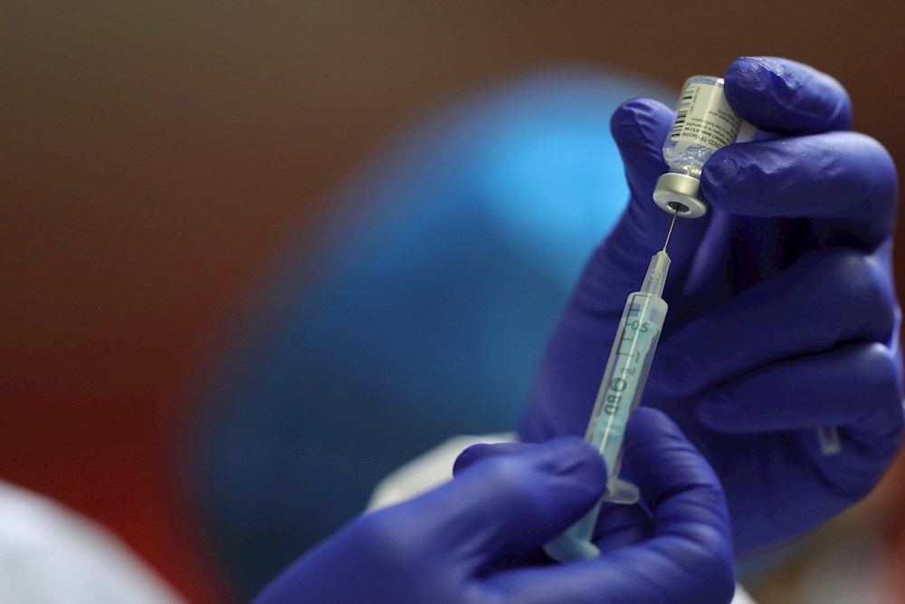Madrid suspende la vacunación de los sanitarios porque «se ha quedado ya sin vacunas»