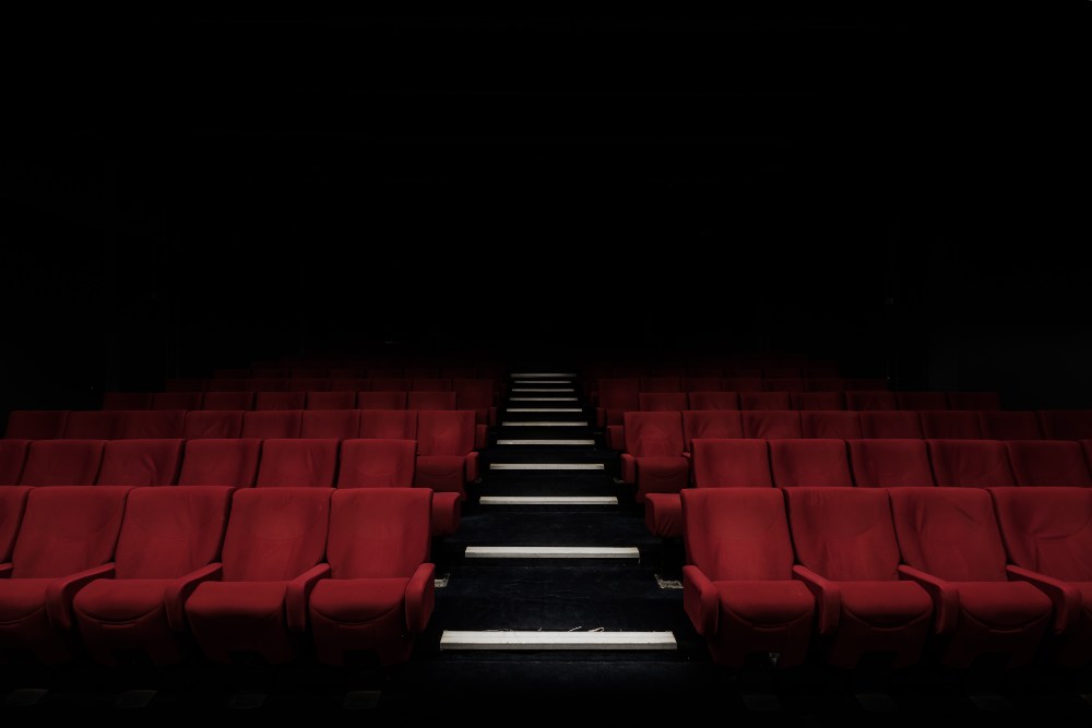 Las restricciones obligan a decenas de salas de cine en España a cerrar