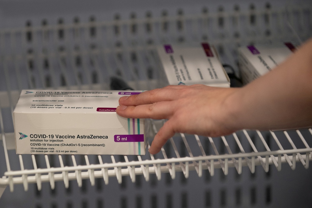 Bélgica no administrará la vacuna de AstraZeneca a mayores de 55 años