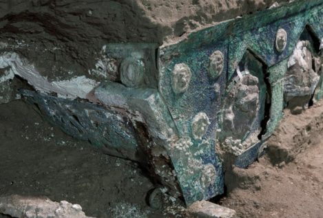Hallazgo histórico en Pompeya: una carroza prácticamente intacta