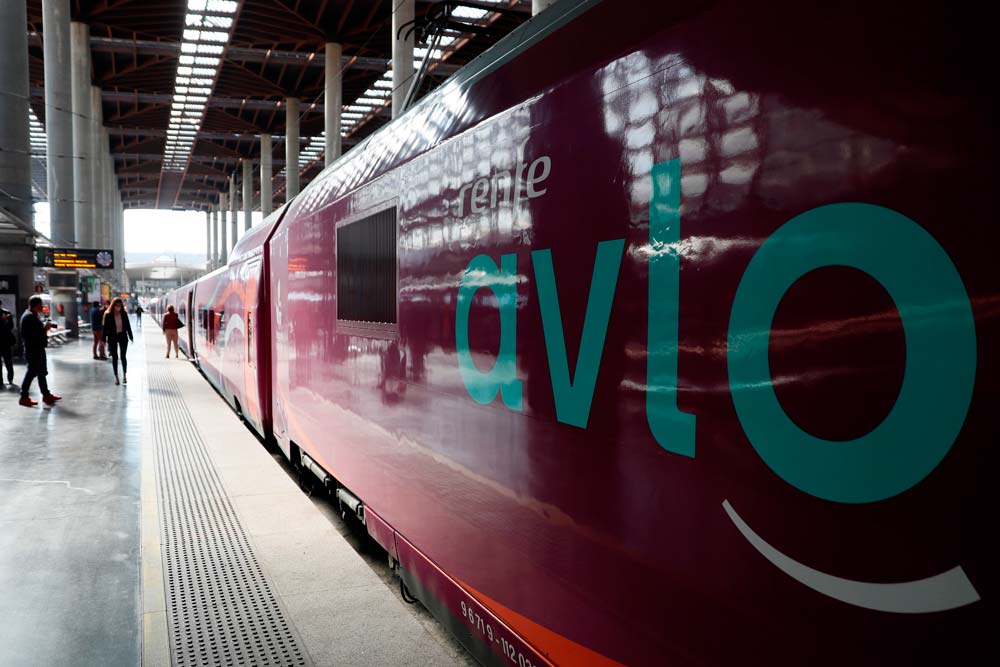 El tren Avlo, el AVE de bajo coste de Renfe, llega (por fin) desde 7 euros