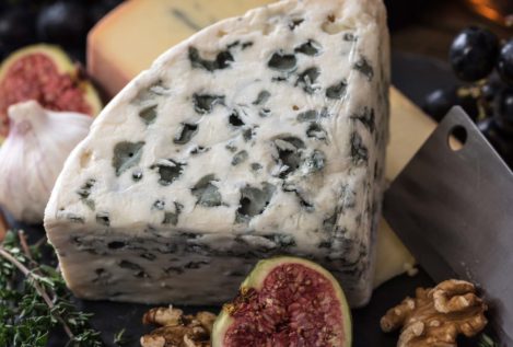 ¿Son siempre seguros los quesos azules? El dilema de los alimentos con moho