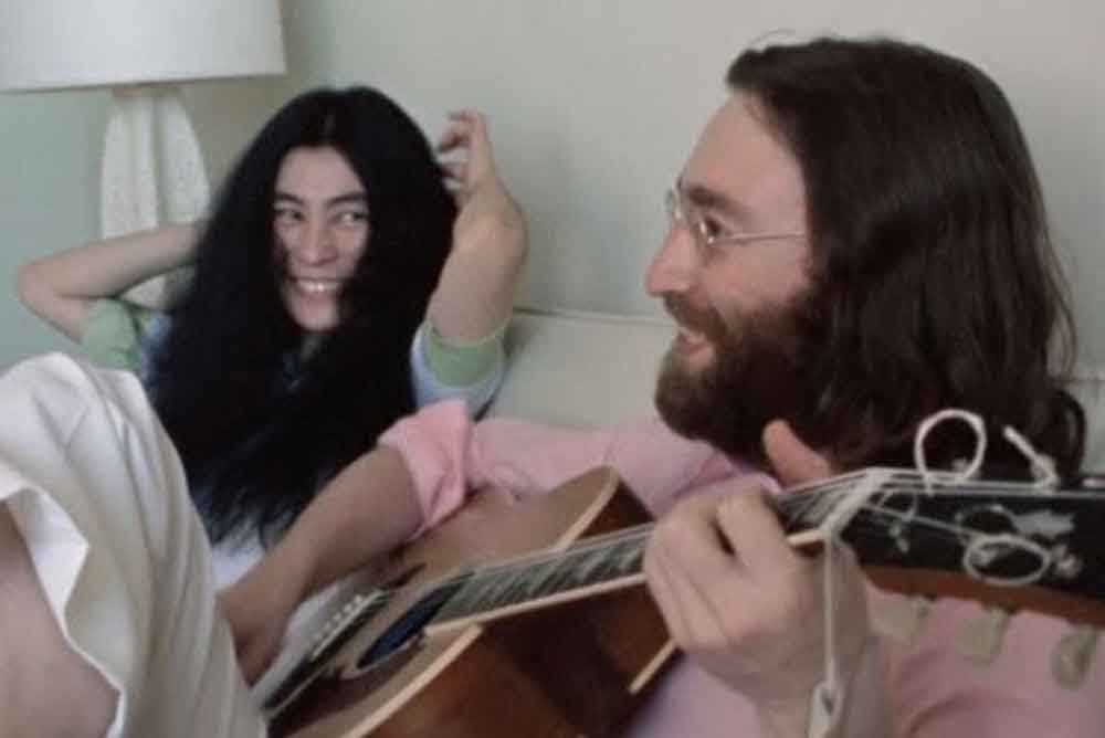 Sale a la luz un vídeo inédito de John Lennon y Yoko Ono ensayando 'Give Peace a Chance'