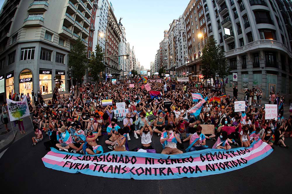 «Un día histórico»: el Consejo de Ministros aprueba el proyecto de ley trans y LGTBI