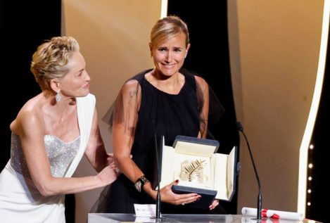 Julia Ducournau, ganadora de la Palma de Oro de Cannes por 'Titanio'