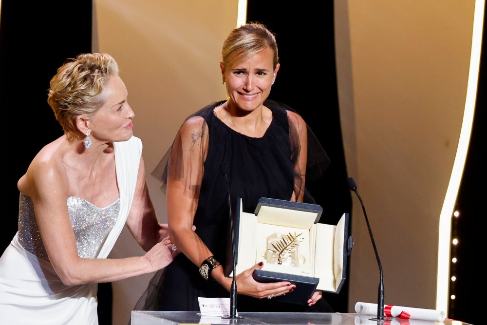 Julia Ducournau, ganadora de la Palma de Oro de Cannes por 'Titanio'