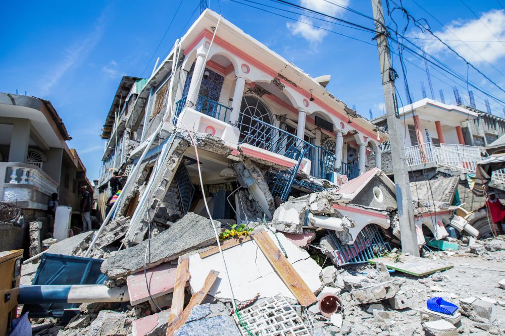 Haití eleva a 1.297 la cifra de muertes por el terremoto