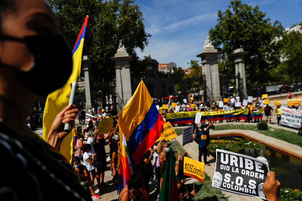 El Gobierno español condecorará a Iván Duque a pesar de las críticas