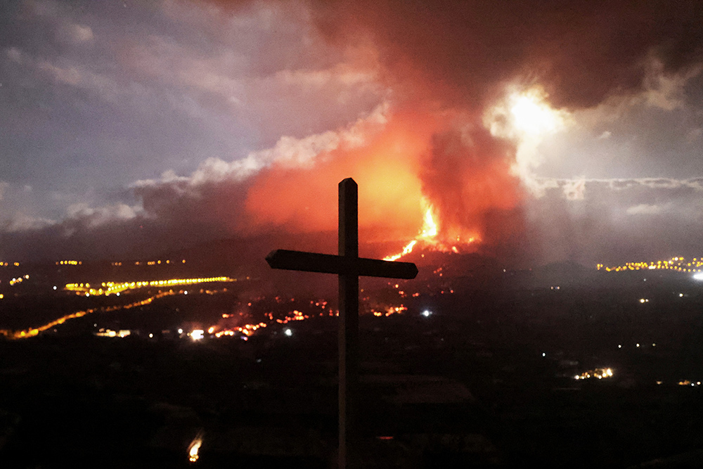 El dióxido de azufre del volcán de La Palma llegará a la península y a Italia