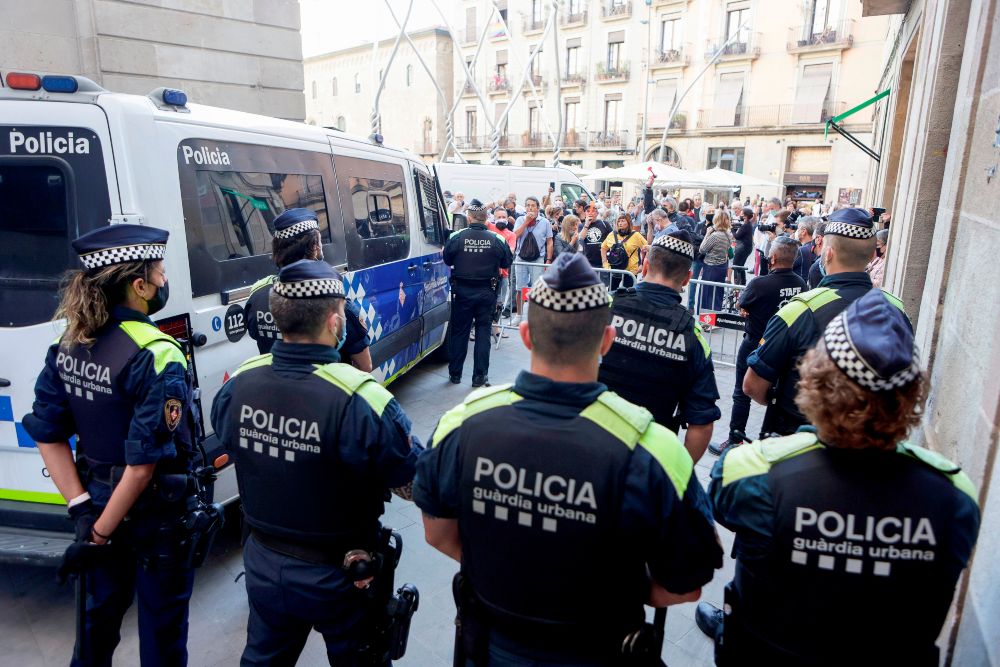 Un nuevo macrobotellón en Barcelona acaba con 43 heridos y 20 detenidos