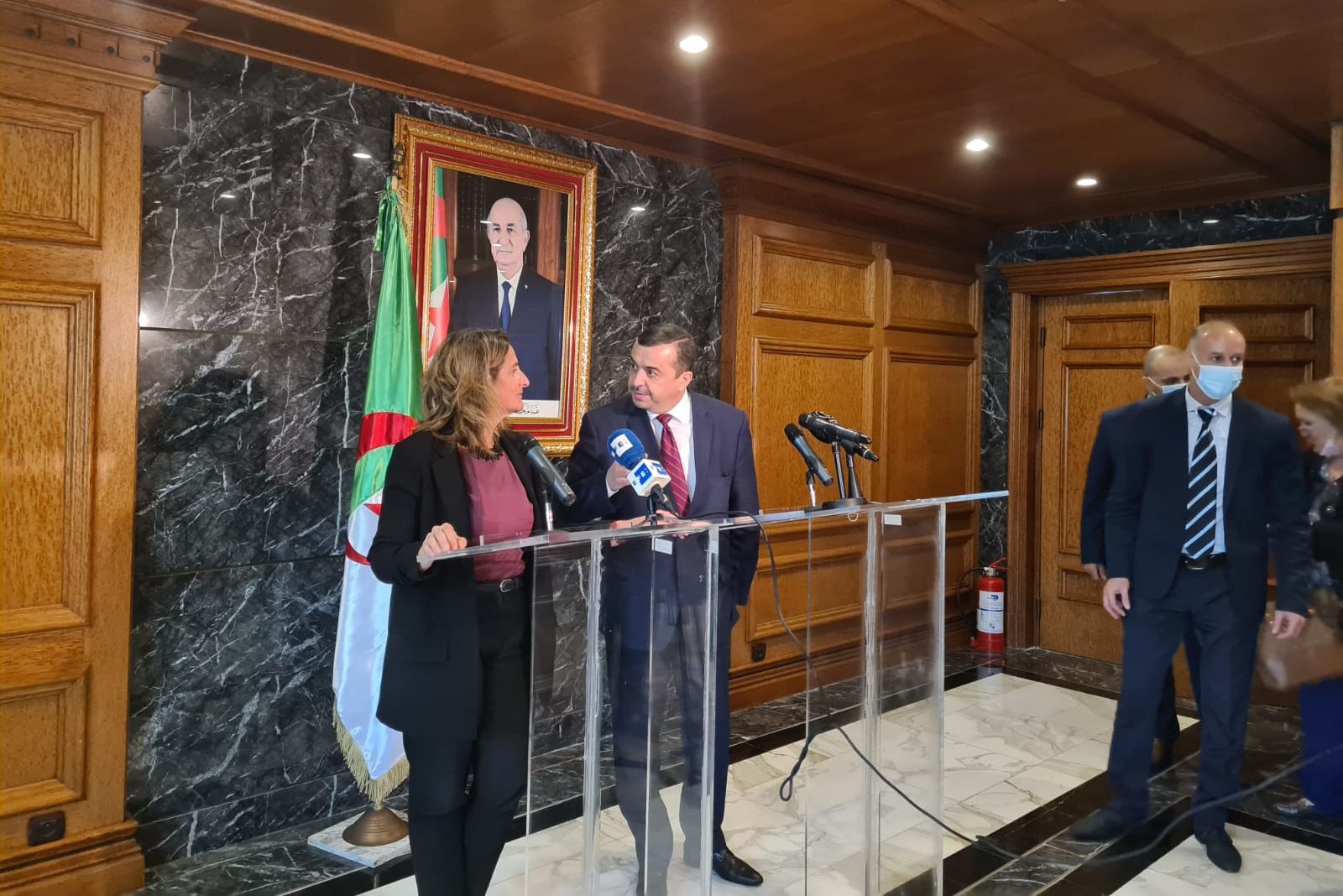 Argelia «garantiza» el suministro a España tras el cierre del gasoducto del Magreb