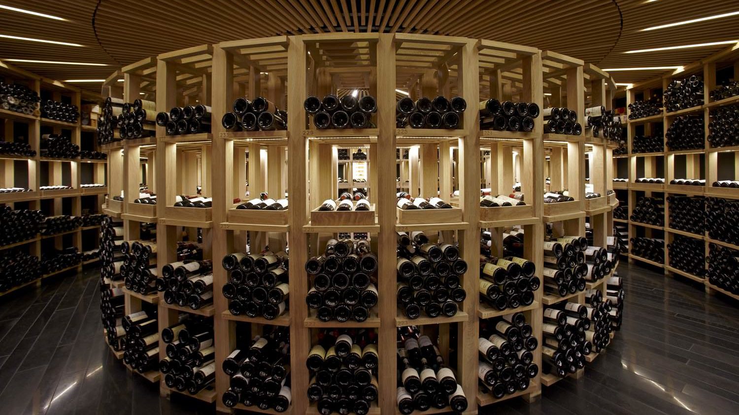 Roban un vino de 300.000 euros y otras 44 botellas de gran valor en el hotel Atrio de Cáceres