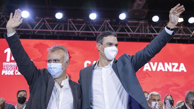 Moncloa se ‘inventa’ actos oficiales para que Sánchez pueda ir en Falcon a los congresos del PSOE