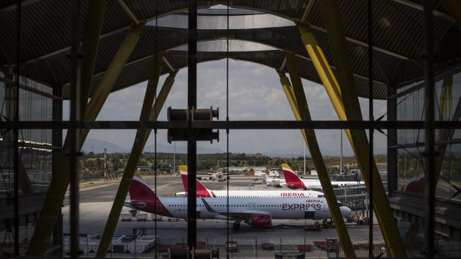 Los 27 acuerdan prohibir los vuelos con Sudáfrica y otros seis países africanos