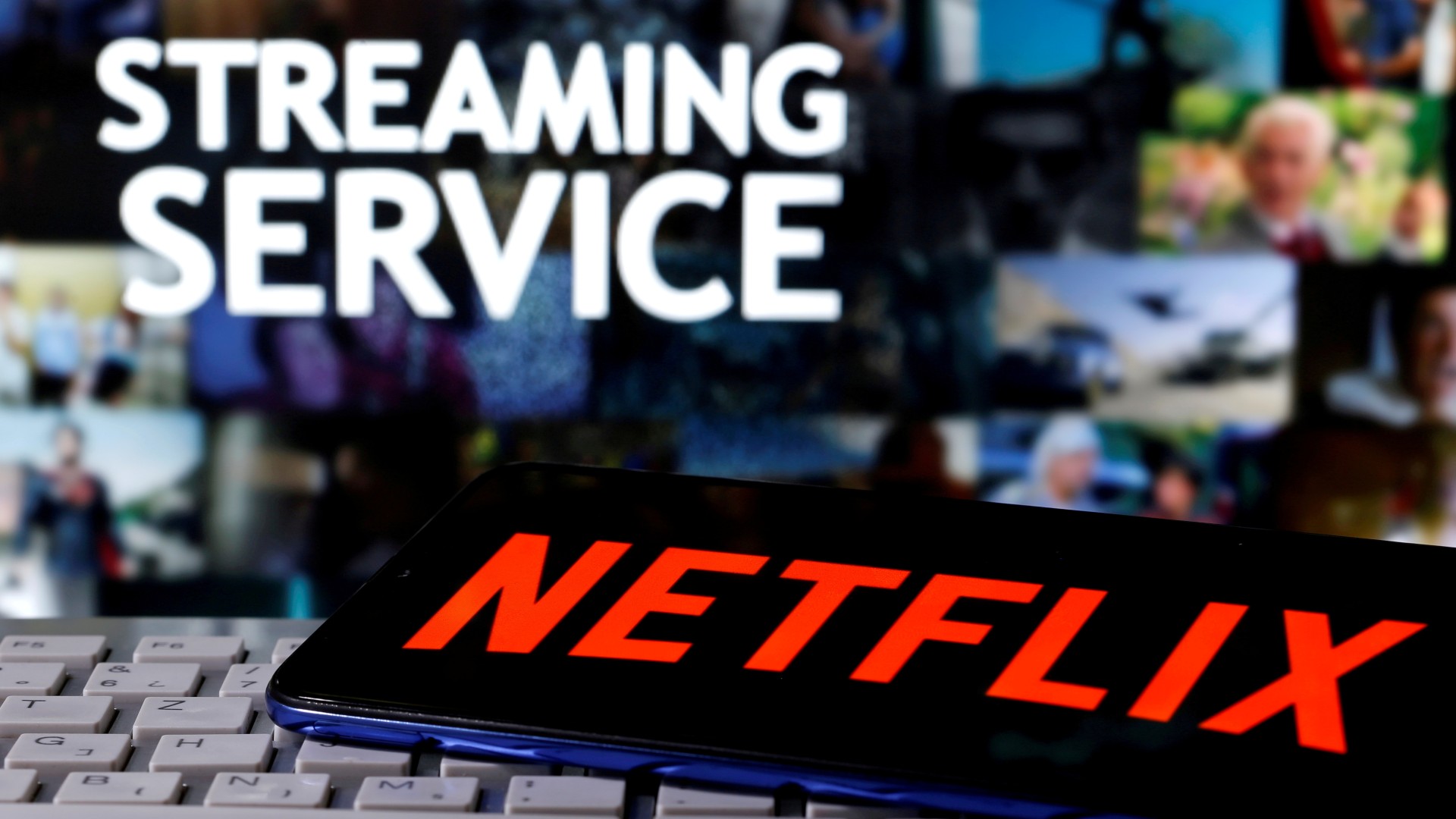 Facua denuncia a Netflix por la subida unilateral de sus tarifas
