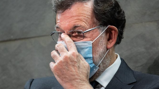 Rajoy carga en su libro contra el «nacional-populismo» de Vox y la España vaciada