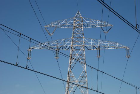 Las eléctricas denuncian el «oscurantismo» del Gobierno en sus negociaciones con Bruselas