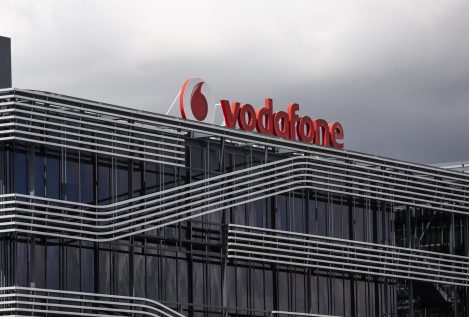 Vodafone España reduce un 2% sus ingresos por servicio al cerrar su año fiscal