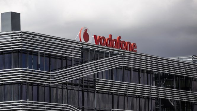 Vodafone España reduce un 2% sus ingresos por servicio al cerrar su año fiscal
