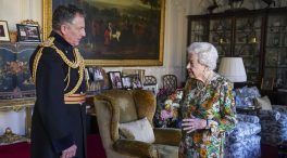 Isabel II reaparece en un acto oficial tras varias semanas ausente por salud