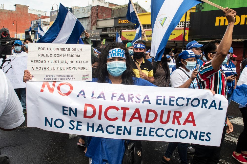 Miles de nicaragüenses fuera del país marchan contra el «circo y fraude» electoral