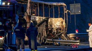Tragedia en Bulgaria: 46 muertos, entre ellos varios niños, en el incendio de un autobús