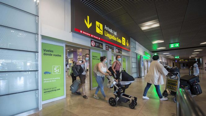 España recibe en octubre 5,5 millones de pasajeros de aeropuertos internacionales, el mejor dato en pandemia