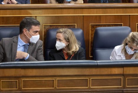 España retrasa la solicitud de 12.000 millones de fondos UE a la espera de la reforma laboral