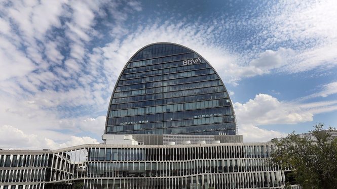 BBVA lanza una OPA por el 50,15% restante de su filial en Turquía por 2.249 millones