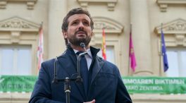 Unidas Podemos y Más País exigen una explicación a Casado por su «casual» presencia en una misa por Franco