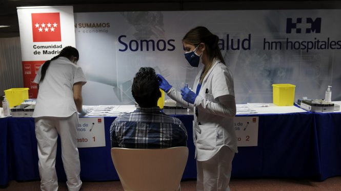 Madrid confirma el primer caso de ómicron por transmisión comunitaria