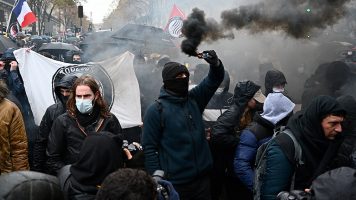 Al menos 30 detenidos en movilizaciones antifascistas en París