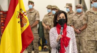 Robles visita a las tropas en Senegal: «España es esencial para dar paz y seguridad en el mundo»