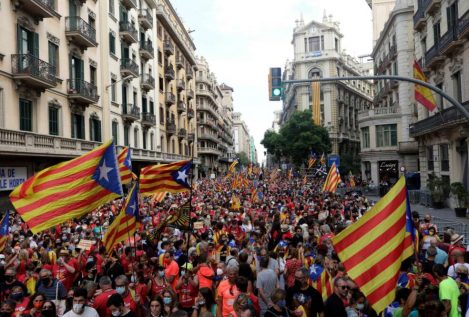 La ‘ONG del catalán’ señala a 200 profesores por usar el castellano en la universidad