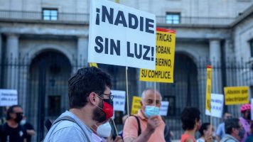 Facua censura que Sánchez haya incumplido su promesa sobre el precio de la luz: un 21% más cara que en 2018