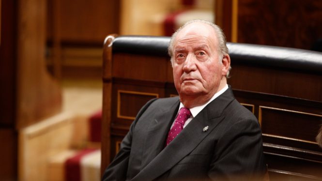 Juan Carlos I reitera que quiere volver a España, pero con la asignación económica