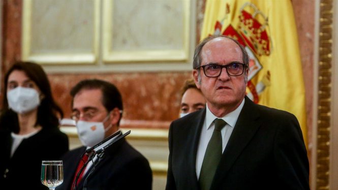 El Defensor del Pueblo pregunta al Govern cómo va a cumplir con el 25% de castellano