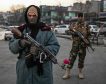 Los talibanes vuelven a entregar pasaportes en Afganistán