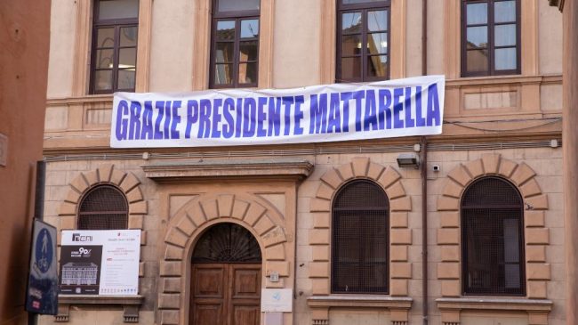 Los partidos políticos piden a Mattarella que permanezca como presidente de Italia