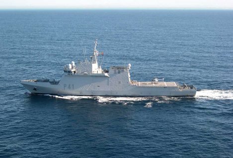 Robles anuncia el envío de un buque al Mar Negro en plena tensión entre la OTAN y Rusia