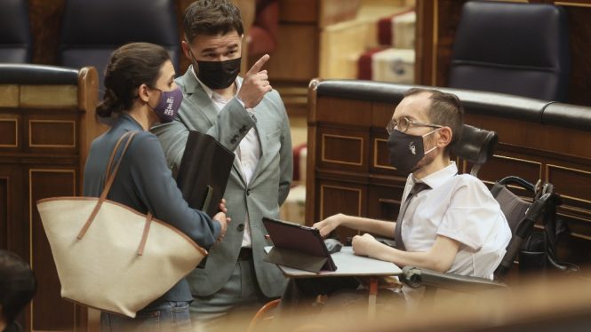 Choque de trenes entre los socios de Gobierno:  Podemos y ERC paralizan la reforma de la 'ley mordaza'