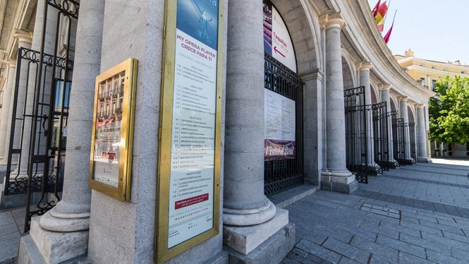El Teatro Real mantiene las dos últimas funciones de 'La Bohème'