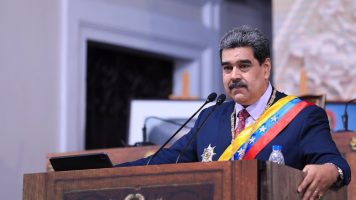 Maduro abre la puerta a retomar las negociaciones con la oposición venezolana