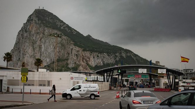 España protesta por la llegada a Gibraltar de un submarino nuclear de EE.UU.