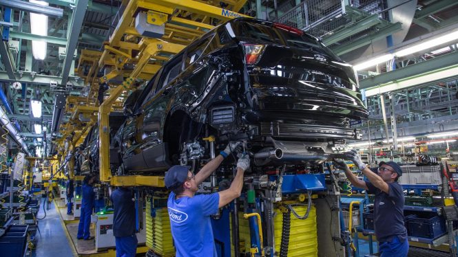 Ford propone recortes de vacaciones y ajustes salariales para electrificar la fábrica de Valencia