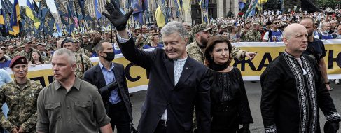 El expresidente de Ucrania Petro Poroshenko eleva la tensión en el país por su regreso