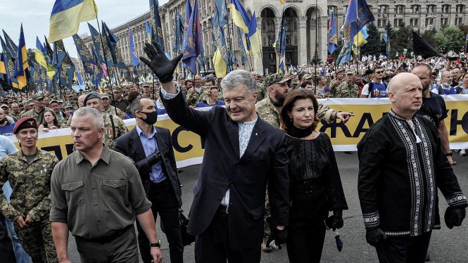 El expresidente de Ucrania Petro Poroshenko eleva la tensión en el país por su regreso