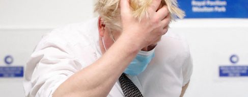 La oposición británica pide la dimisión de Boris Johnson por el 'partygate'